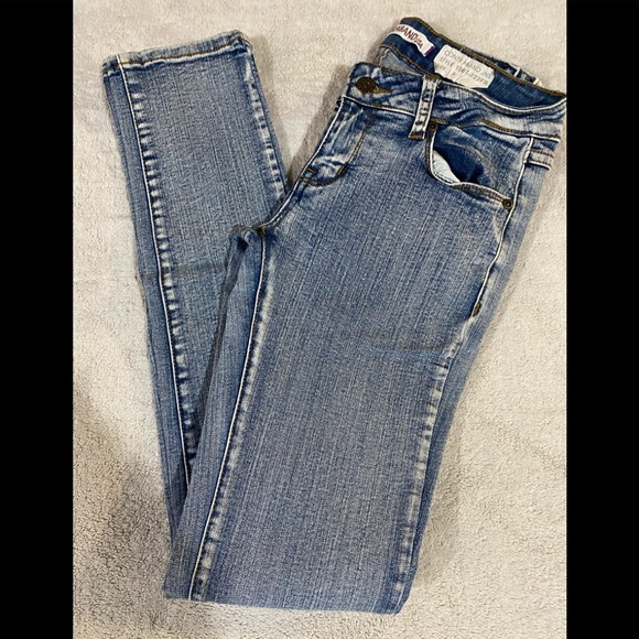 Denim - 💐 Contraband woman’s Skinny Jeans Size 3